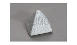 陶瓷磨块金字塔
